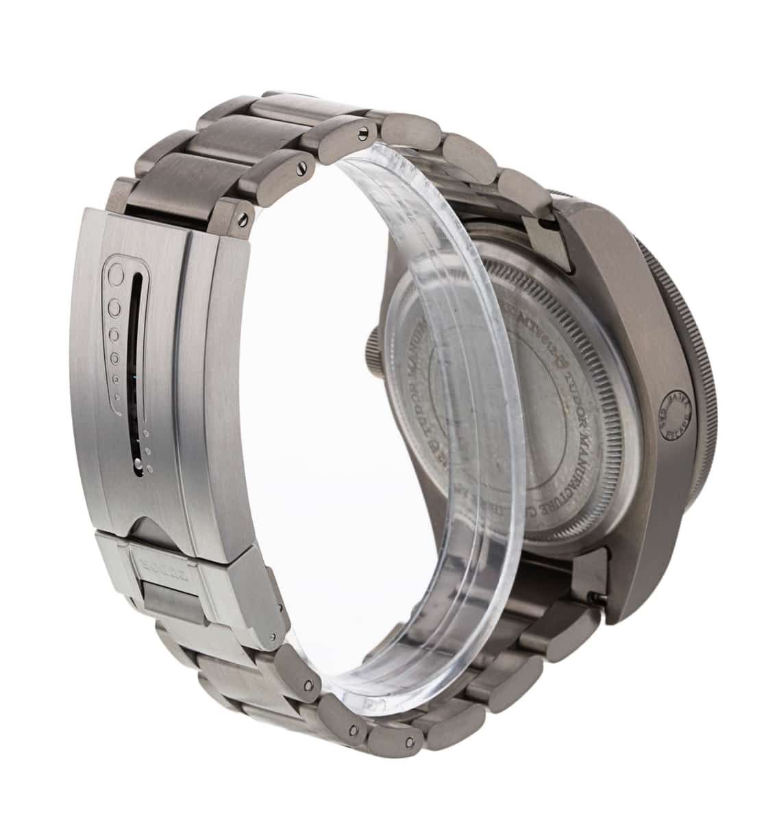 Tudor 2025 pelagos scratches